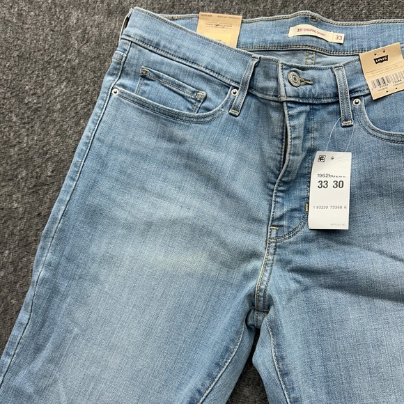 Levi's 311 Shaping Skinny Jeans Womens Size 33x30 16 Short Blue Light Wash - Picture 9 of 13